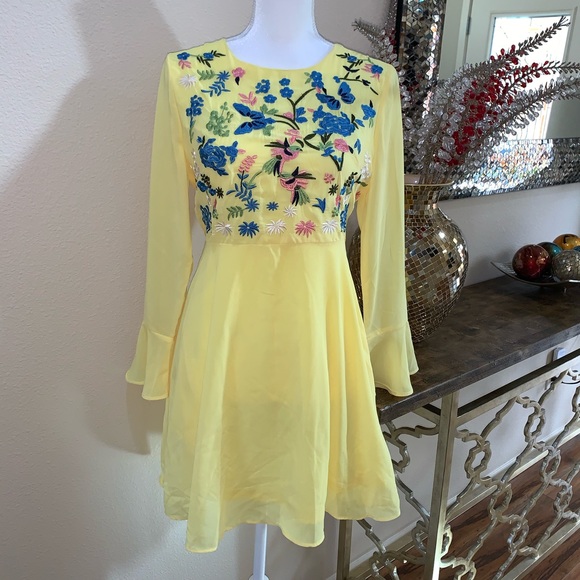 Available gorgeous yellow dress - Picture 9 of 16
